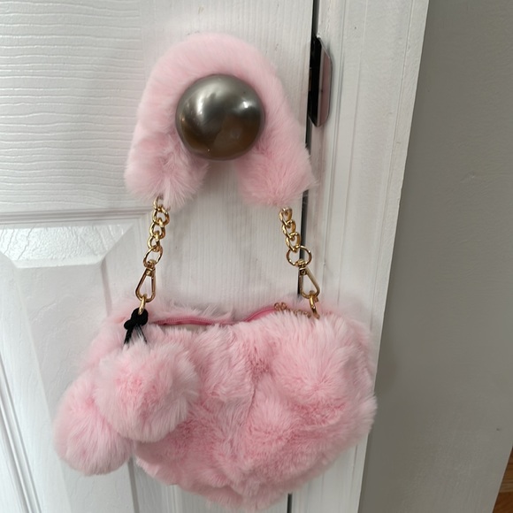 💗Fuzz 🖤 - Picture 5 of 7